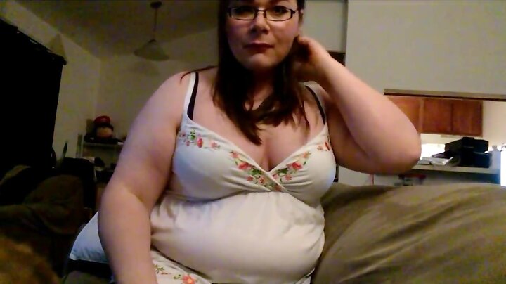 Amateur Big Ass Fun: Playing Around on Webcam Tonight!