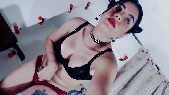Sexy latina transvestite